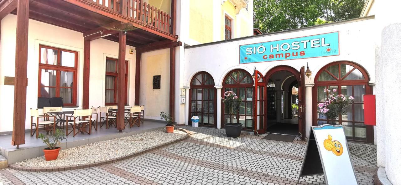 Sio Hostel Siofok Bagian luar foto